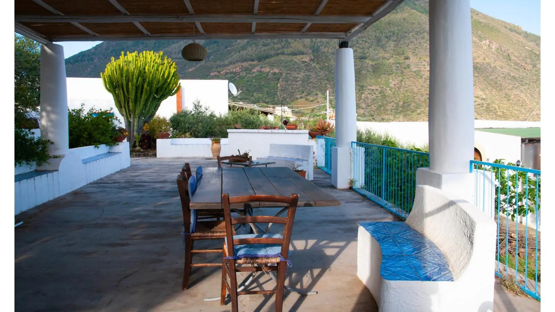 Villa Donatella Leni 0*,  Italia